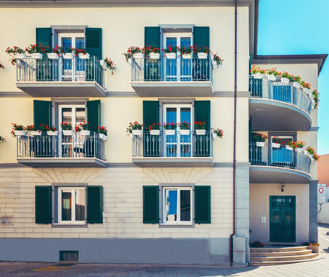 Le Residenze Del Centro Aparthotel Olbia Bagian luar foto