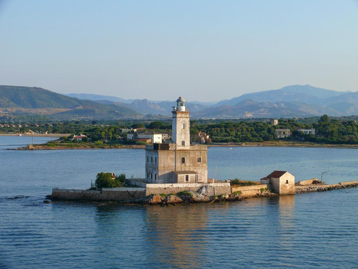 Le Residenze Del Centro Aparthotel Olbia Bagian luar foto