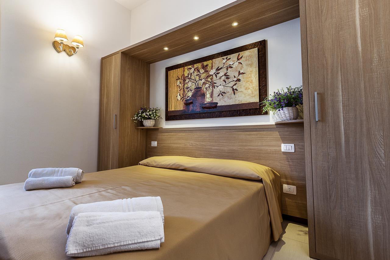 Le Residenze Del Centro Aparthotel Olbia Bagian luar foto