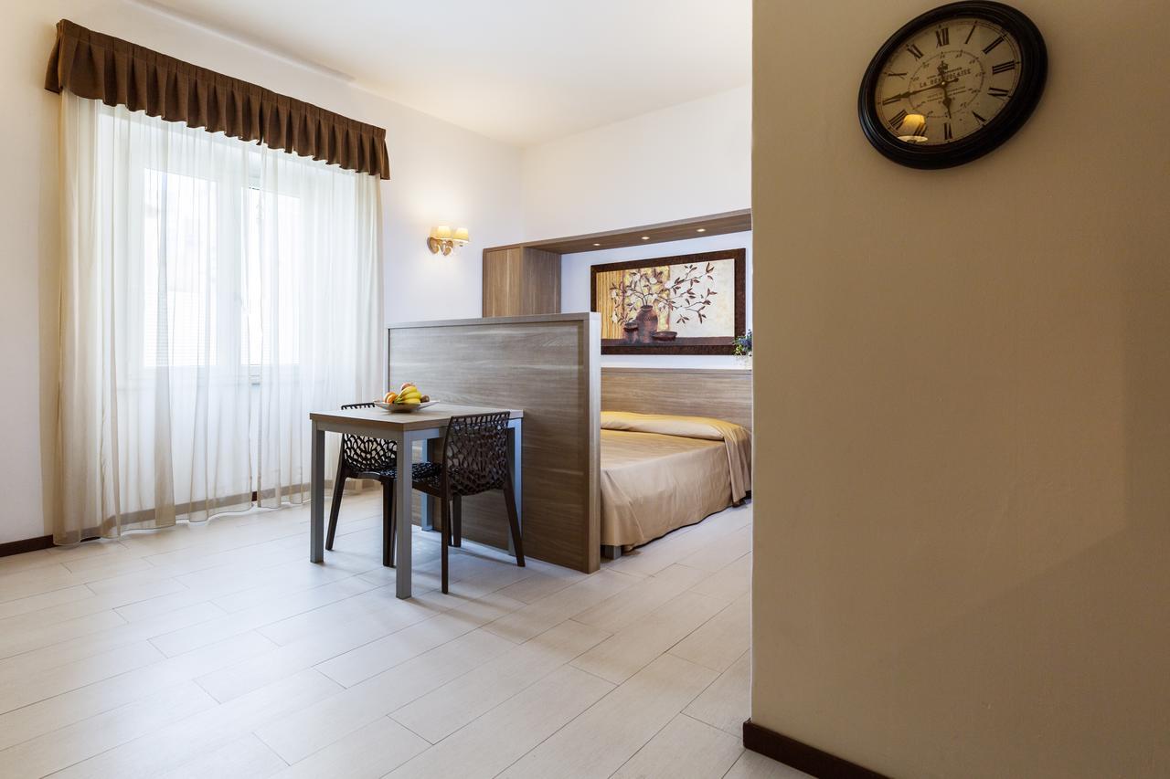 Le Residenze Del Centro Aparthotel Olbia Bagian luar foto