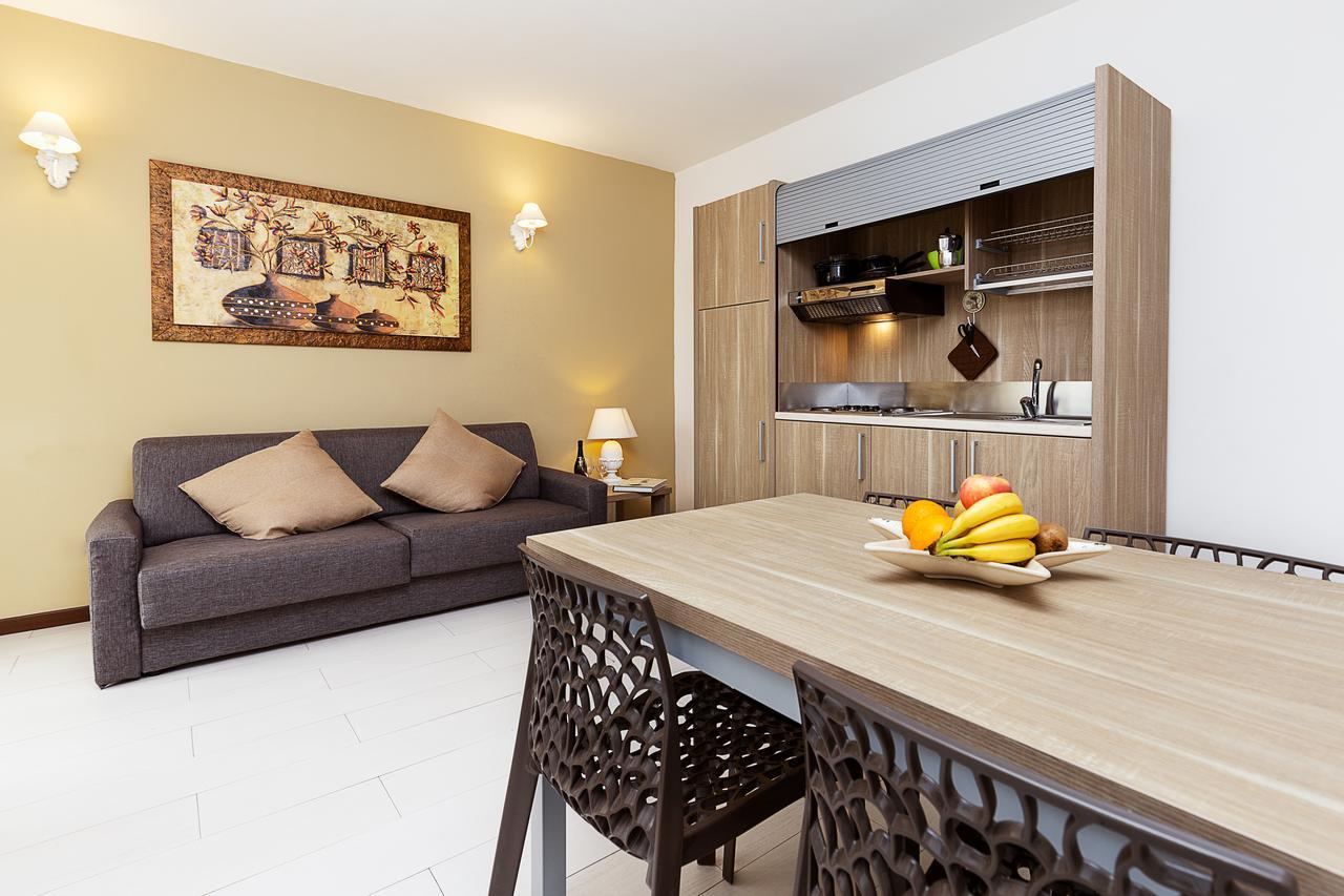 Le Residenze Del Centro Aparthotel Olbia Bagian luar foto